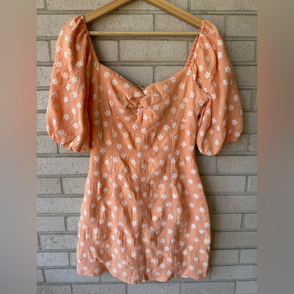 Showpo Peach Creamsicle Floral Twist-Front Puff Sleeve Mini Dress Size 4 - Picture 2 of 8